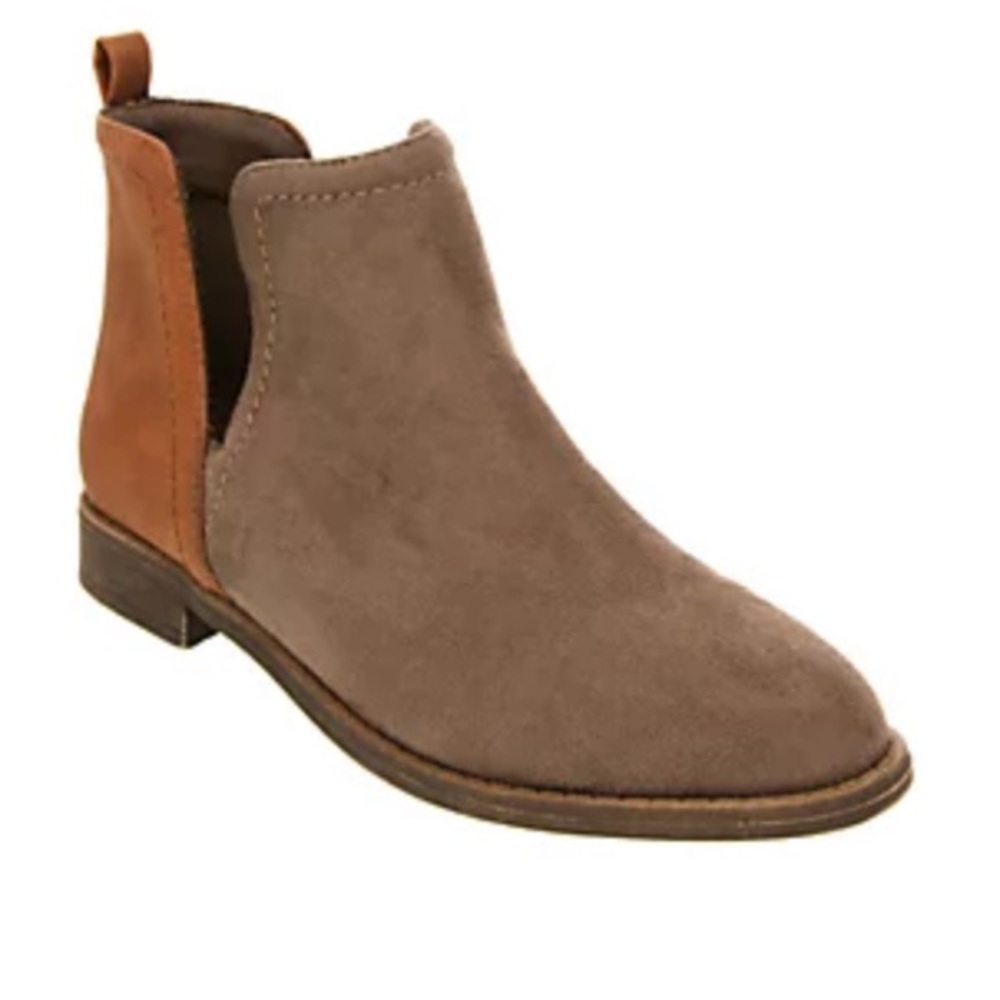 TRUE CRAFT “Dynamite” Side Slit Bootie Size 7.5